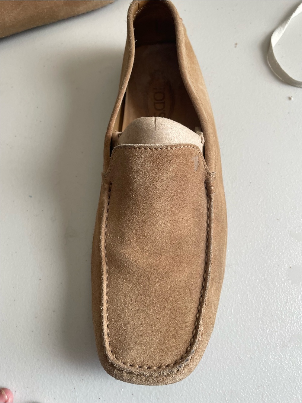 Tod’s Italy Men’s Suede Loafer in Sz 9.5 In good vintage condition